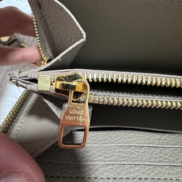 Louis Vuitton - Zippy Wallet Turtledove - M69034 - Picture 7 of 14